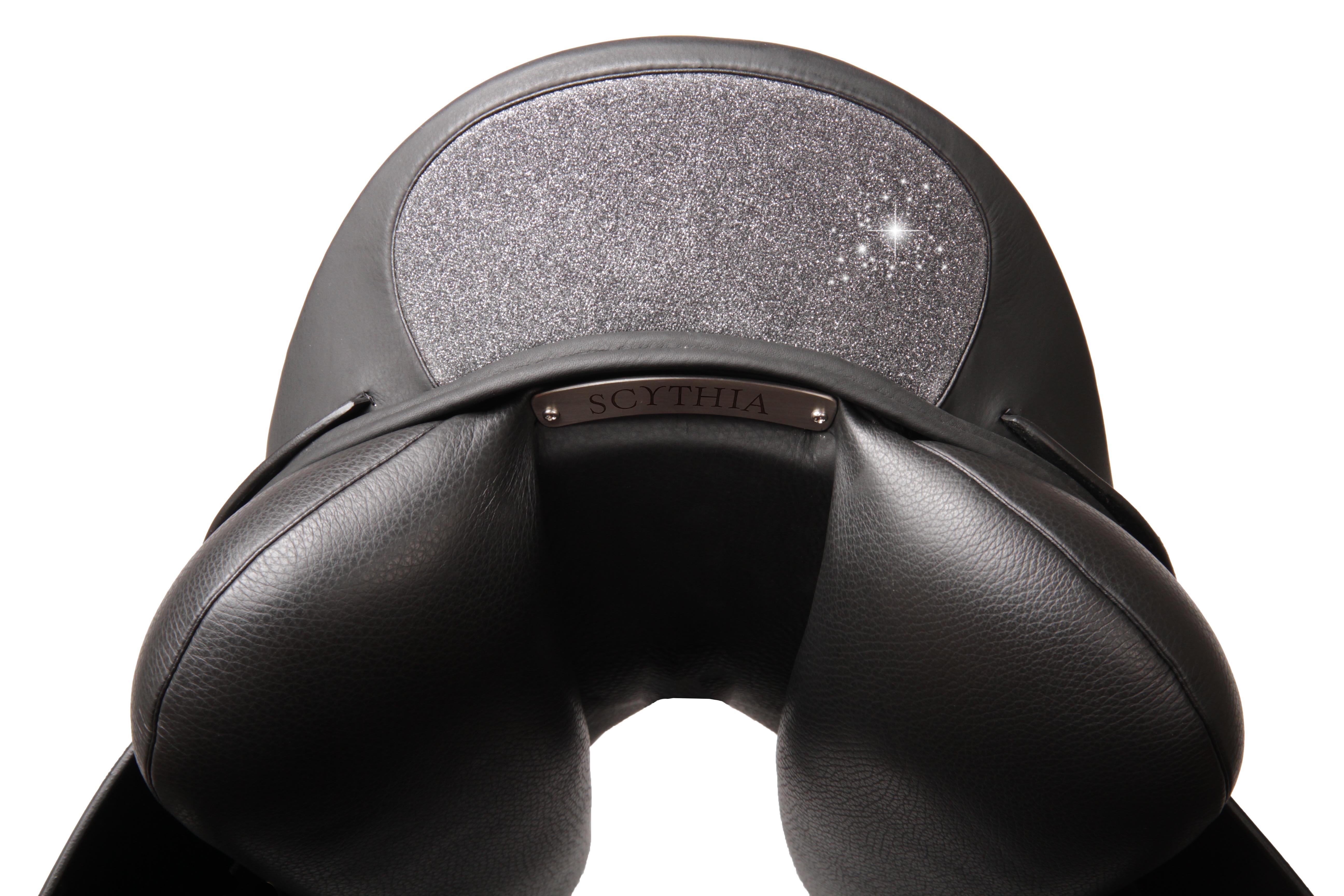 Scythia Dressursattel Aras Schwarz Glitter